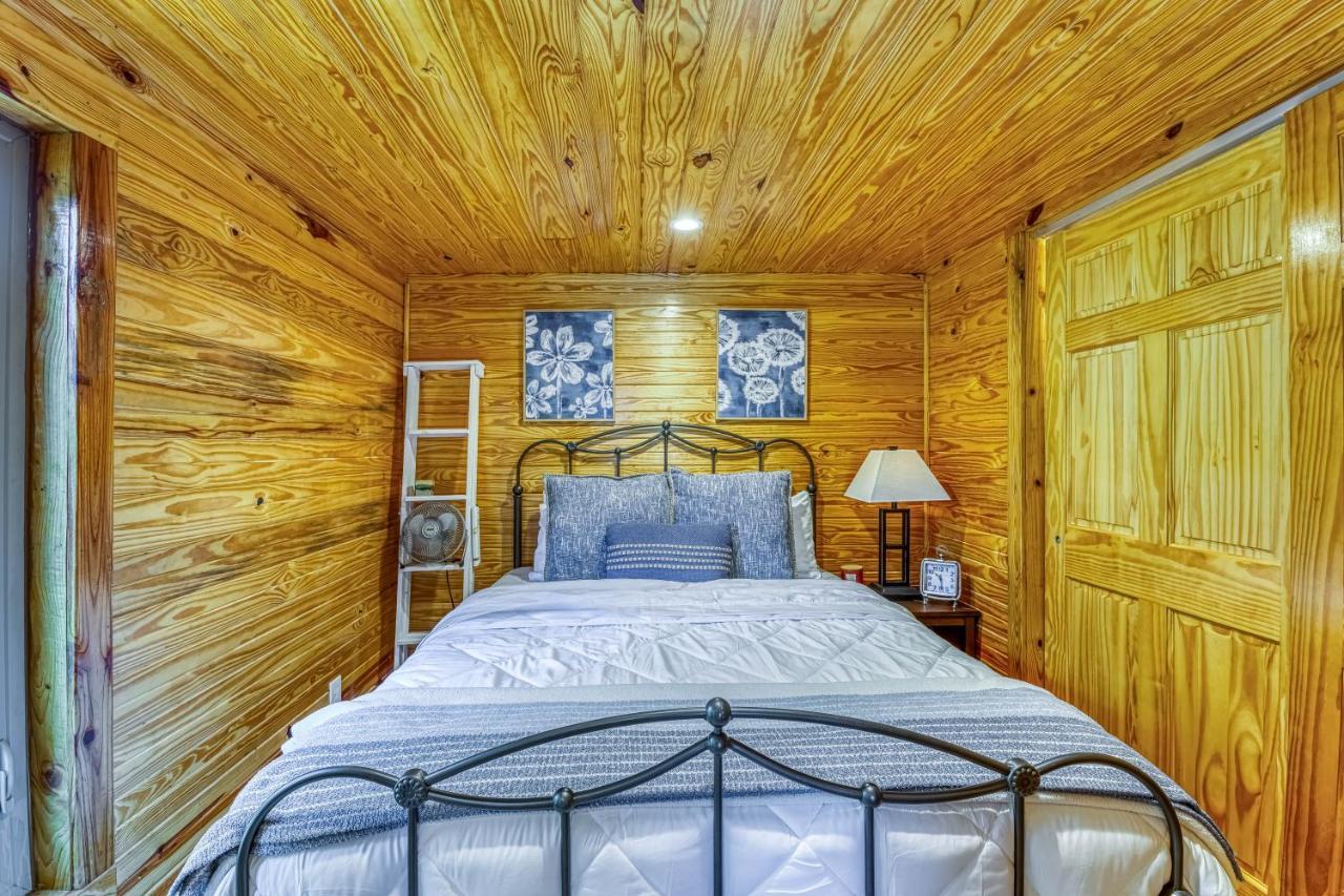 The Gemini-A Dreamy, Waterfront Tiny Cabin Rogersville Luaran gambar